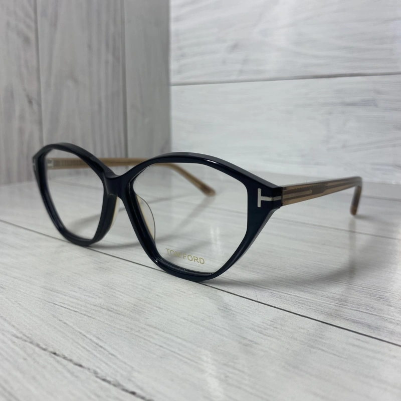 Изображение Tom Ford Tf5447 004