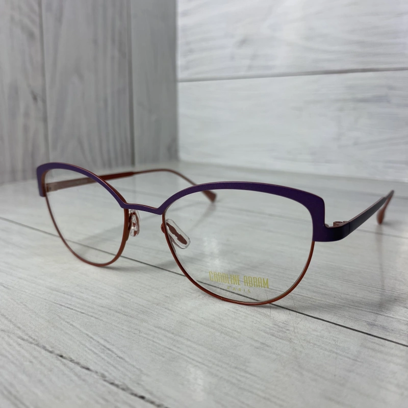 Изображение CAROLINE ABRAM 582